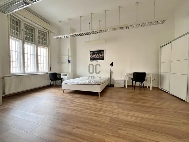 Eladó lakás Budapest VIII. kerület, Corvin negyed 130 nm