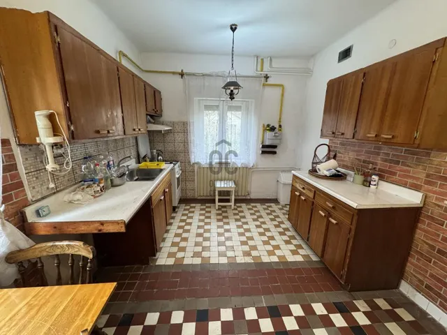 Eladó ház Budapest XVIII. kerület, Kossuth Ferenc-telep 150 nm