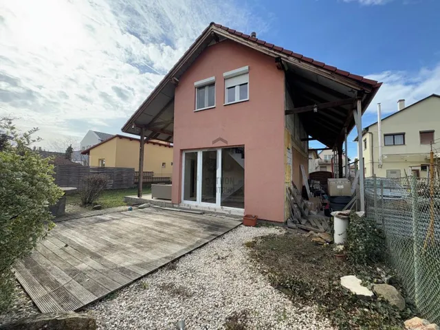 Eladó ház Budapest XVIII. kerület, Szemeretelep 120 nm