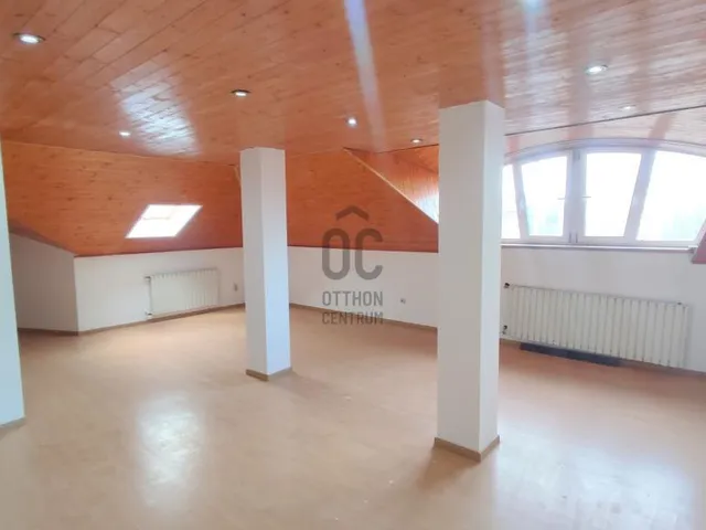 Eladó ház Budapest XVIII. kerület, Újpéteritelep 310 nm
