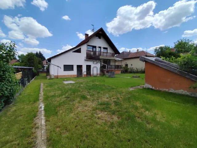 Eladó ház Budapest XXI. kerület, Királyerdő 194 nm