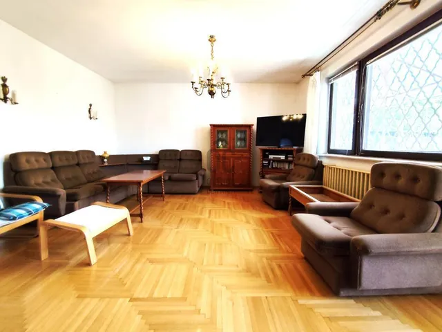 Eladó ház Budapest XXI. kerület, Királyerdő 194 nm