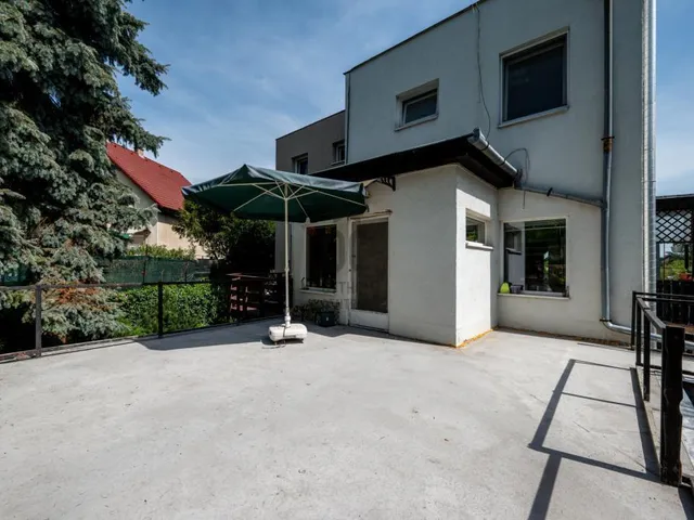 Eladó ház Budapest XXI. kerület, Királyerdő 175 nm