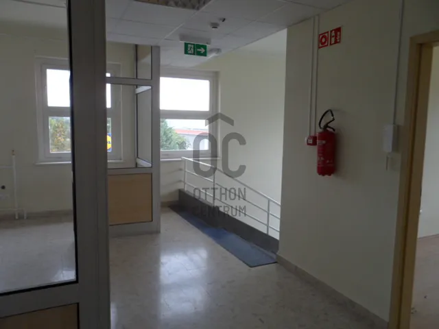 Eladó kereskedelmi és ipari ingatlan Budapest X. kerület, Óhegy 1716 nm