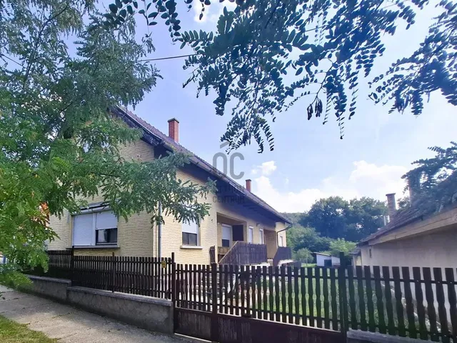 Eladó ház Kerepes 204 nm