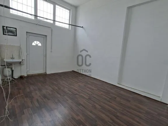 Kiadó kereskedelmi és ipari ingatlan Budapest XXI. kerület, Gyártelep 450 nm