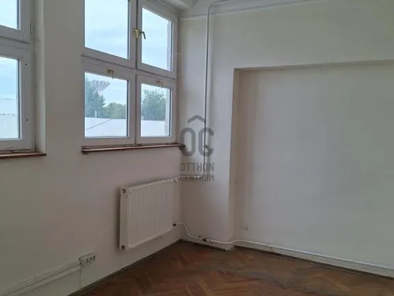 Kiadó kereskedelmi és ipari ingatlan Budapest XXI. kerület, Gyártelep 150 nm