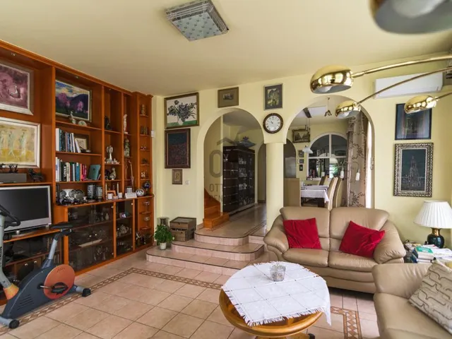 Eladó ház Budapest XVIII. kerület, Miklóstelep 207 nm