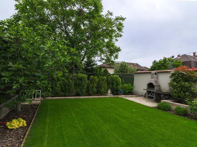 Eladó ház Budapest XVIII. kerület, Miklóstelep 207 nm