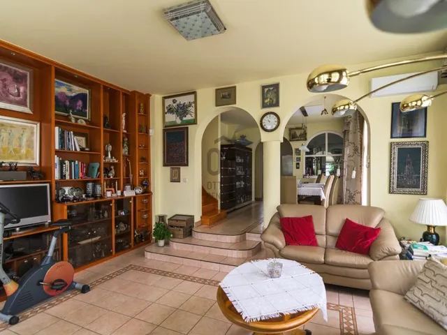 Eladó ház Budapest XVIII. kerület, Miklóstelep 207 nm