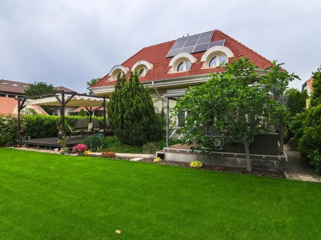 Eladó ház Budapest XVIII. kerület, Miklóstelep 207 nm