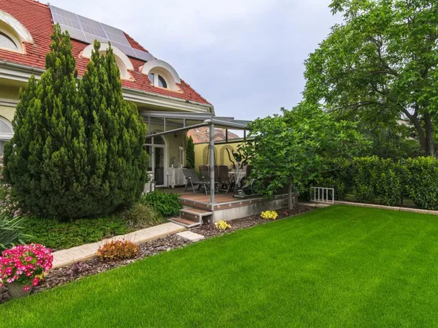 Eladó ház Budapest XVIII. kerület, Miklóstelep 207 nm