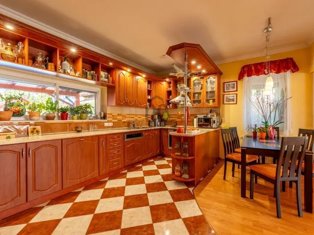 Eladó ház Dunaharaszti 220 nm