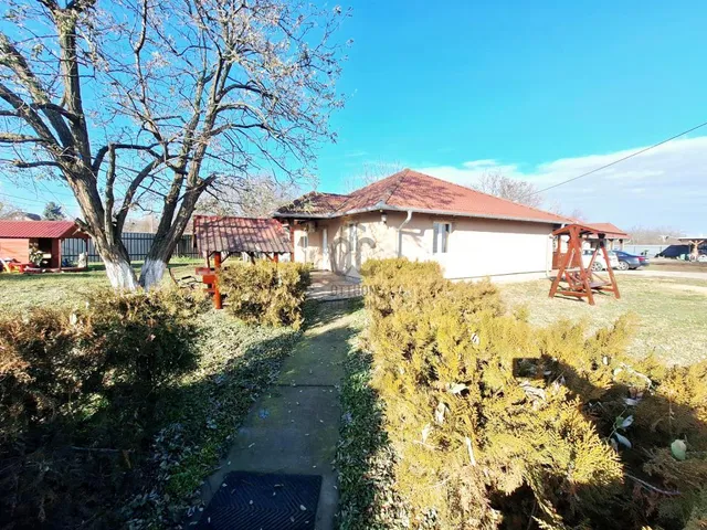 Eladó ház Budapest XXI. kerület, Háros 106 nm