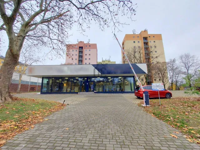 Eladó kereskedelmi és ipari ingatlan Budapest IV. kerület, Újpest 350 nm