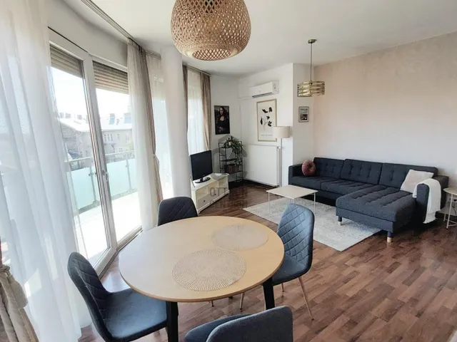 Eladó lakás Budapest VIII. kerület, Corvin negyed 75 nm