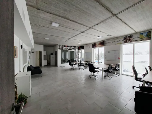 Kiadó kereskedelmi és ipari ingatlan Szigethalom 330 nm