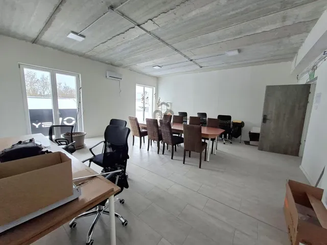 Kiadó kereskedelmi és ipari ingatlan Szigethalom 330 nm