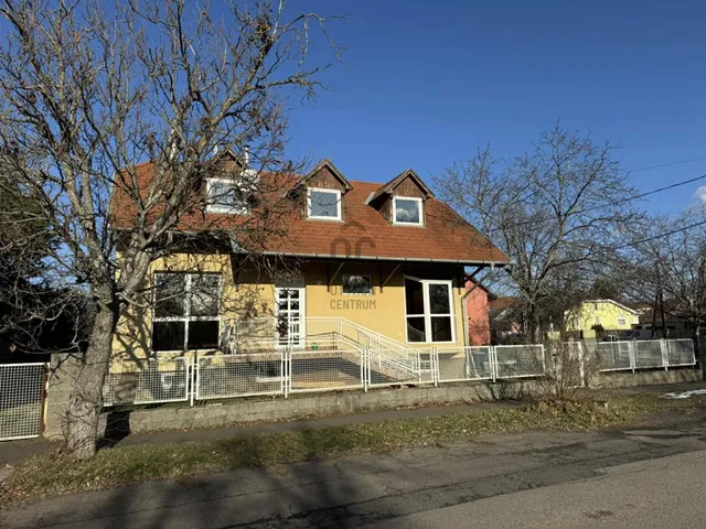 Eladó ház Budapest XVIII. kerület, Szemeretelep 130 nm