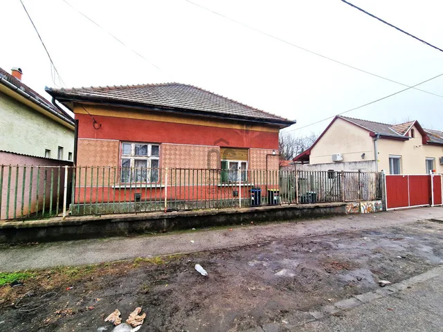 Eladó ház Budapest XVIII. kerület, Szemeretelep 63 nm