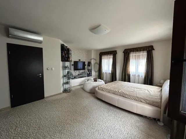 Eladó ház Budapest XVII. kerület, Rákoskeresztúr 350 nm