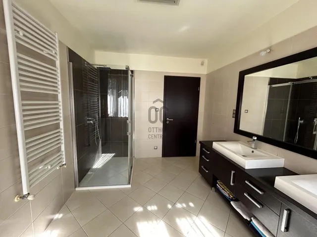 Eladó ház Budapest XVII. kerület, Rákoskeresztúr 350 nm