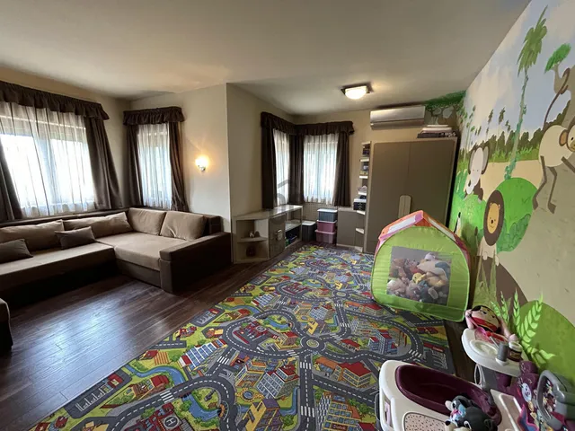 Eladó ház Budapest XVII. kerület, Rákoskeresztúr 350 nm