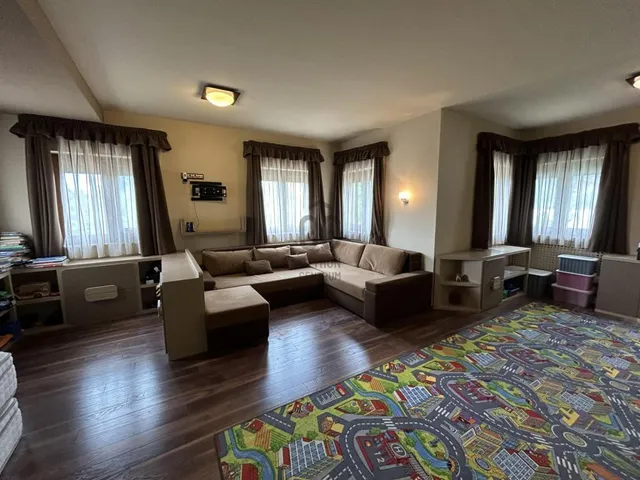 Eladó ház Budapest XVII. kerület, Rákoskeresztúr 350 nm