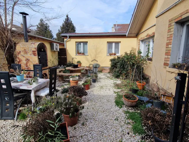 Eladó ház Budapest XX. kerület, Pacsirtatelep 170 nm