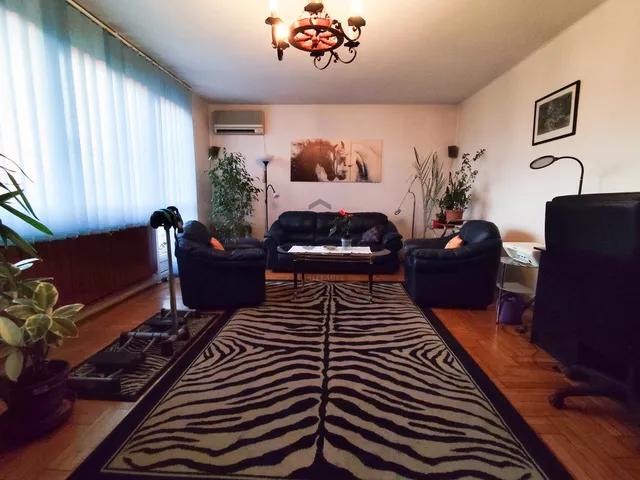 Eladó ház Budapest X. kerület, Óhegy 300 nm