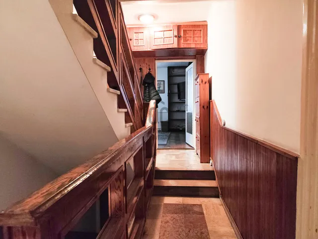 Eladó ház Budapest X. kerület, Óhegy 300 nm