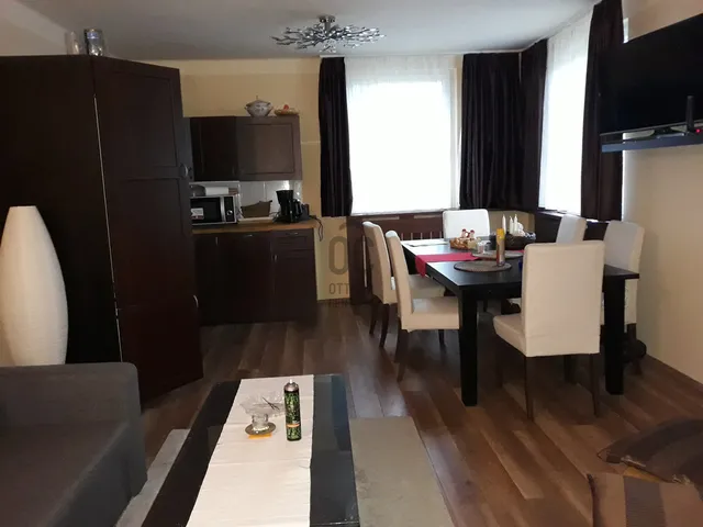 Eladó ház Budapest X. kerület, Óhegy 300 nm