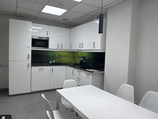 Kiadó kereskedelmi és ipari ingatlan Budapest XI. kerület, Lágymányos 555 nm