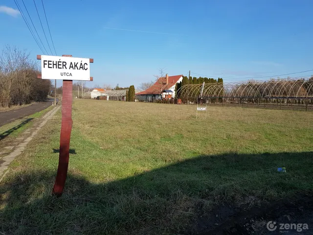 Eladó telek Szeged, Szőreg 2884 nm