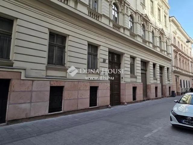 Eladó lakás Budapest V. kerület 46 nm