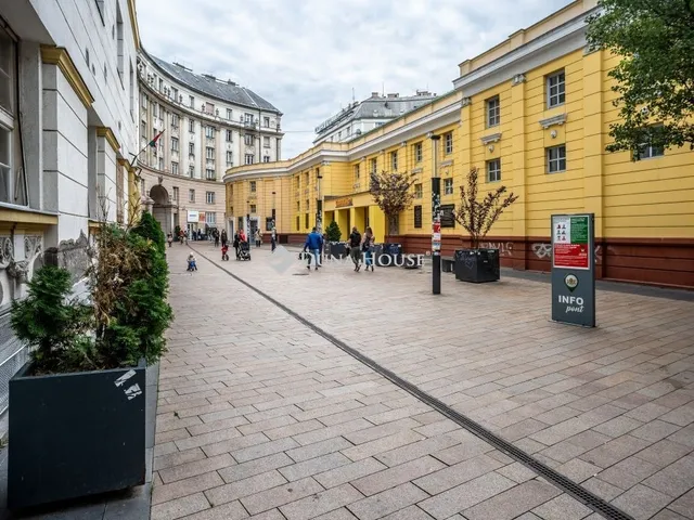 Eladó lakás Budapest VIII. kerület, Corvin negyed 85 nm