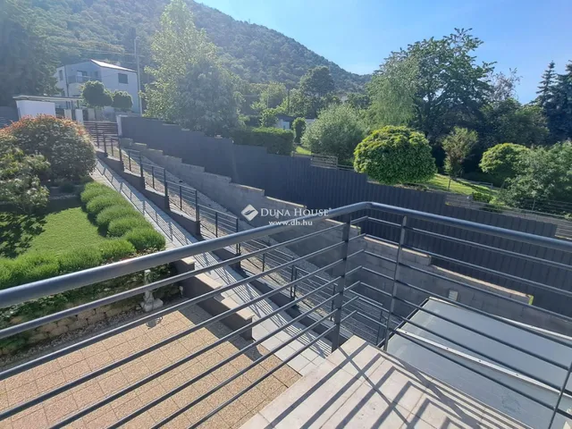 Eladó lakás Budapest III. kerület, Testvérhegy 219 nm