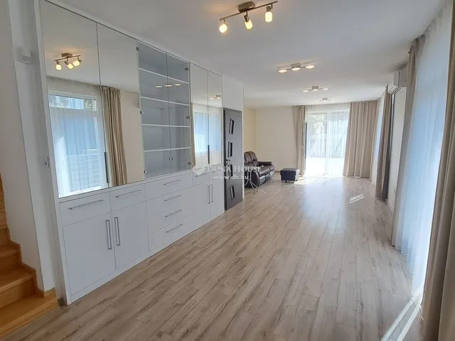 Eladó lakás Budapest III. kerület, Testvérhegy 219 nm