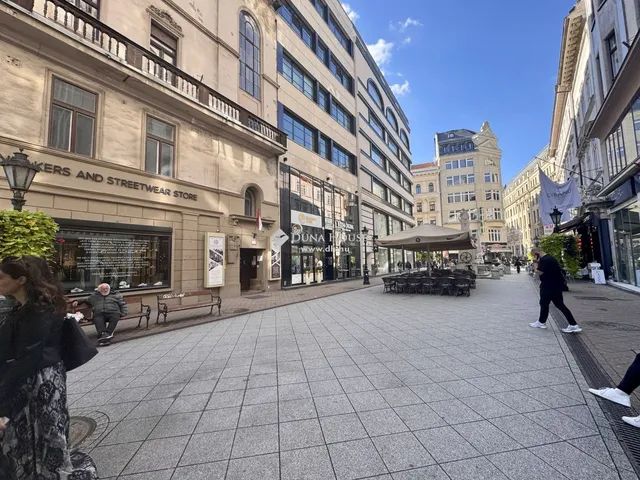 Eladó lakás Budapest V. kerület, Belváros, Kristóf tér 48 nm