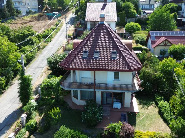 Eladó ház Budapest III. kerület, Csillaghegy 247 nm
