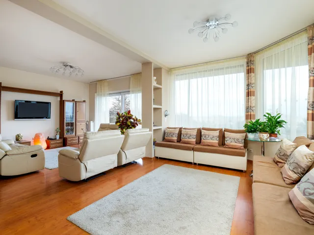 Eladó ház Budapest III. kerület, Csillaghegy 247 nm