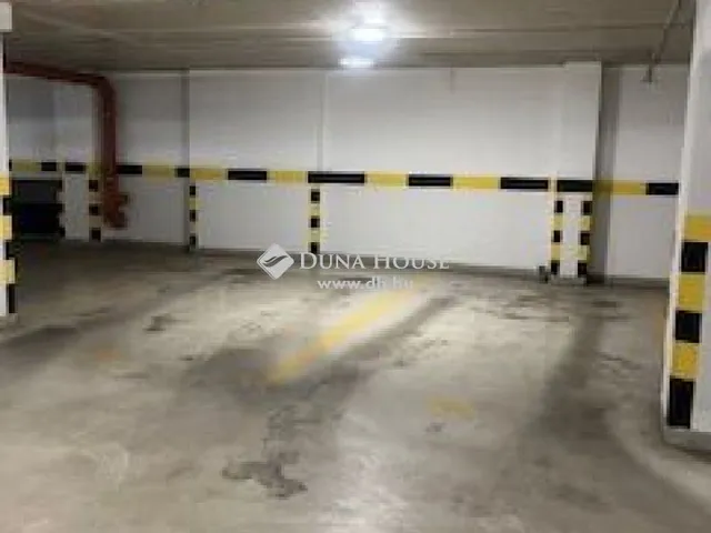 Eladó garázs Budapest XIII. kerület, Vizafogó 13 nm