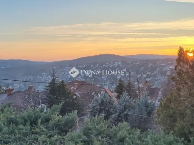 Eladó ház Budapest II. kerület 290 nm