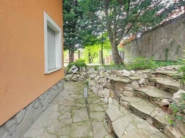 Eladó ház Budapest II. kerület 550 nm