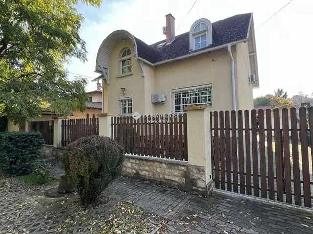 Eladó ház Budapest XVI. kerület, Sashalom 235 nm