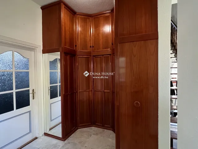 Eladó ház Budapest XVI. kerület, Sashalom 235 nm