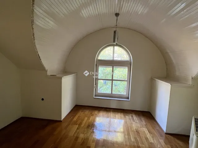 Eladó ház Budapest XVI. kerület, Sashalom 235 nm