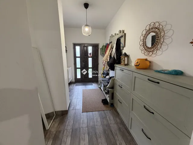 Eladó ház Budapest XVI. kerület 240 nm