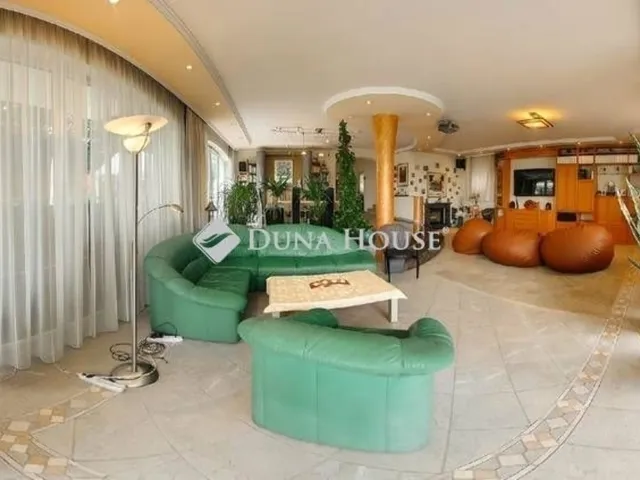 Eladó ház Budapest II. kerület 385 nm