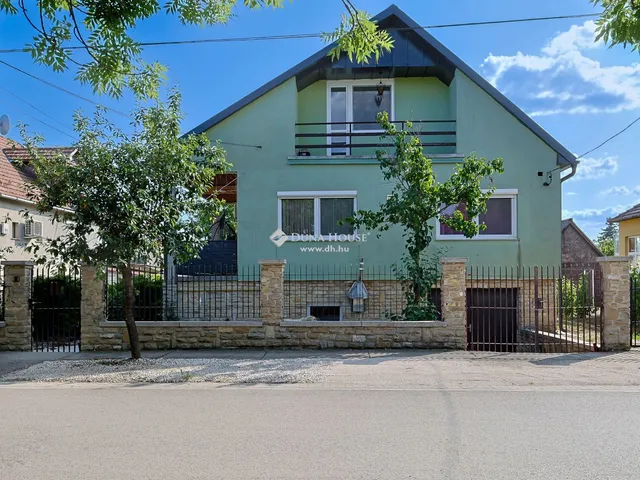 Eladó ház Budapest XVI. kerület, Árpádföld 175 nm